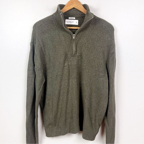 Abercrombie & Fitch Men's Elevated Quarter-Zip Sweater - Picture 1 of 5